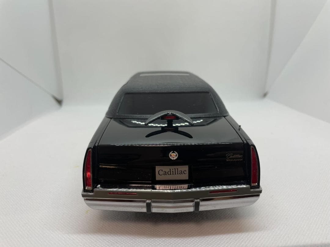 603-021 XIAOGUANG 1/18 キャデラック フリートウッド