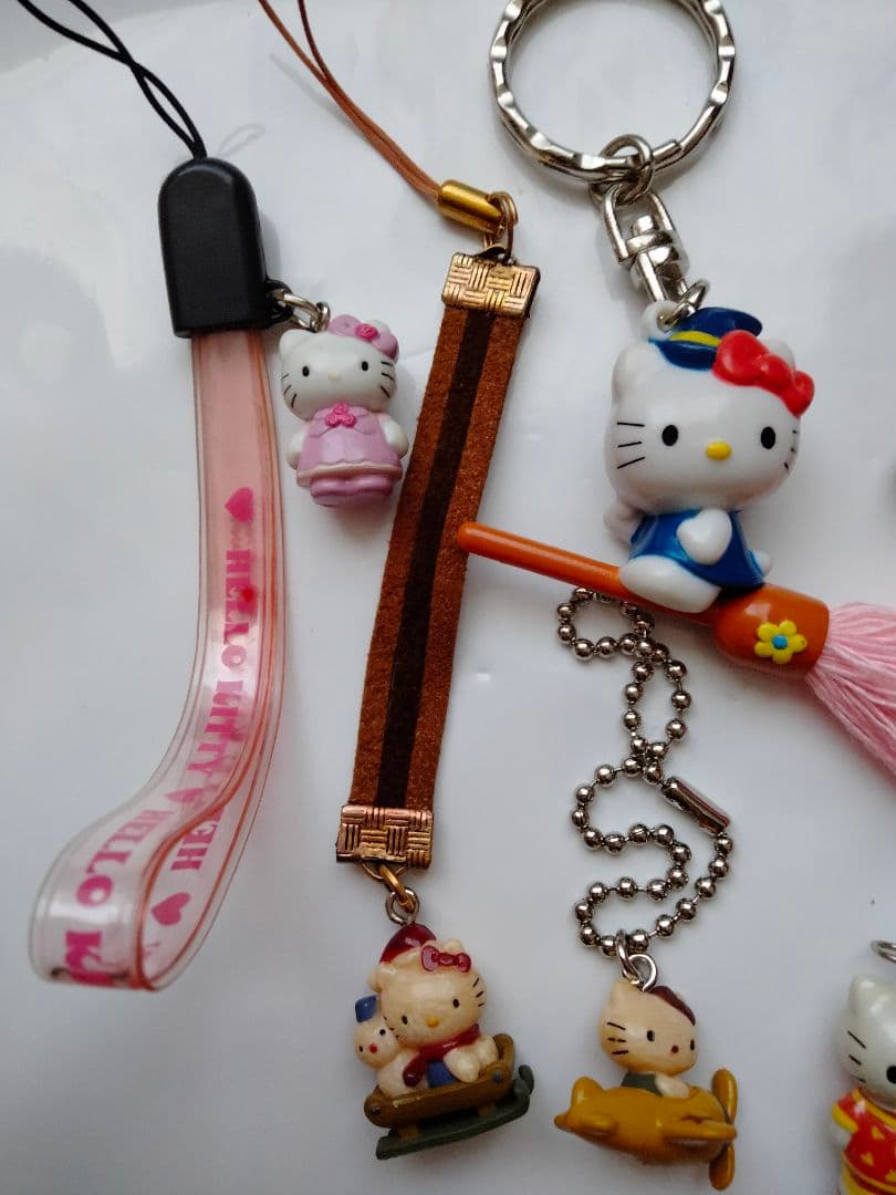 た*ぽ様 ハローキティ キーホルダー ストラップ13個セット世界のキティちゃん