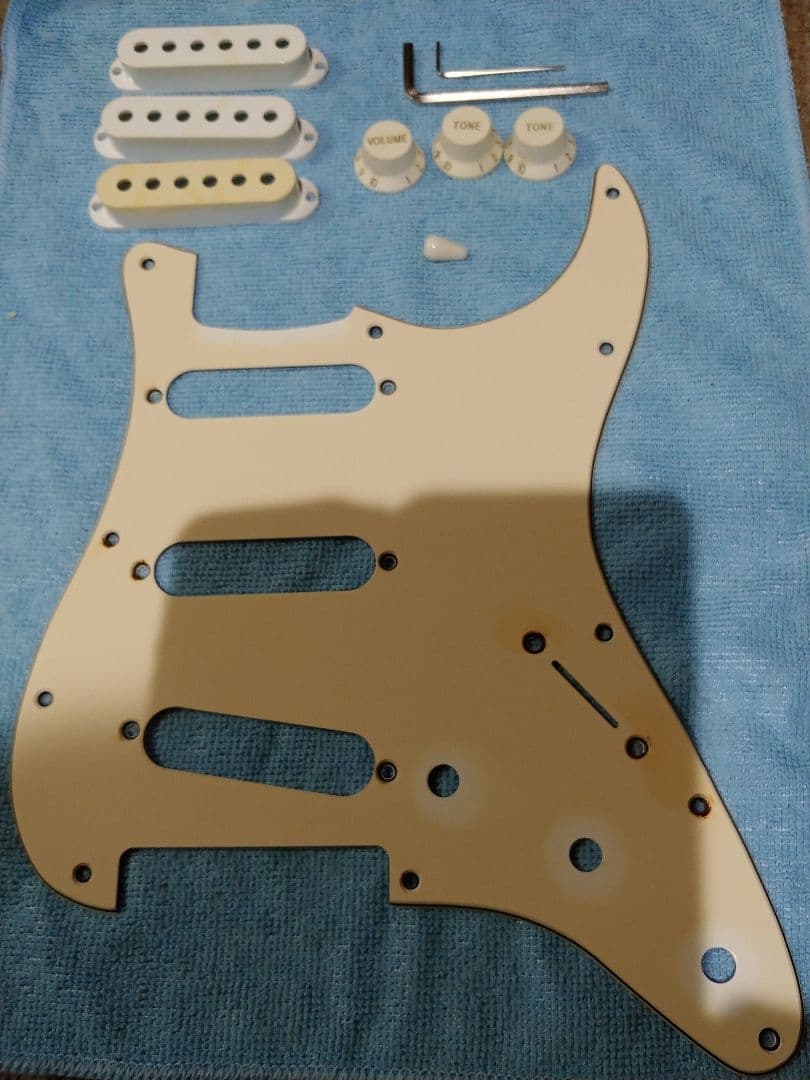 IMP Imperial エレキギター ピエロデザイン　ストラトキャスタータイプ