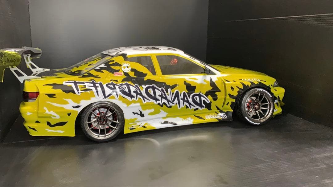 ラジコンボディ