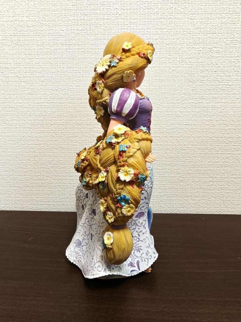 エネスコ　ラプンツェル　フィギュア　置物