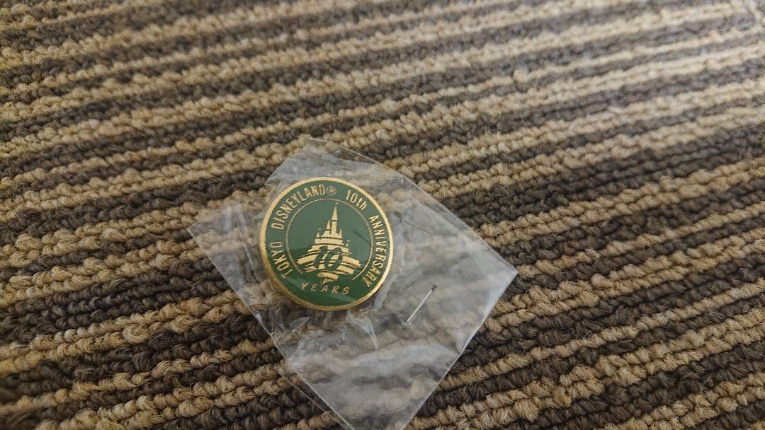 東京ディズニーランドキャスト関係者ピンバッチ緑色含む9個