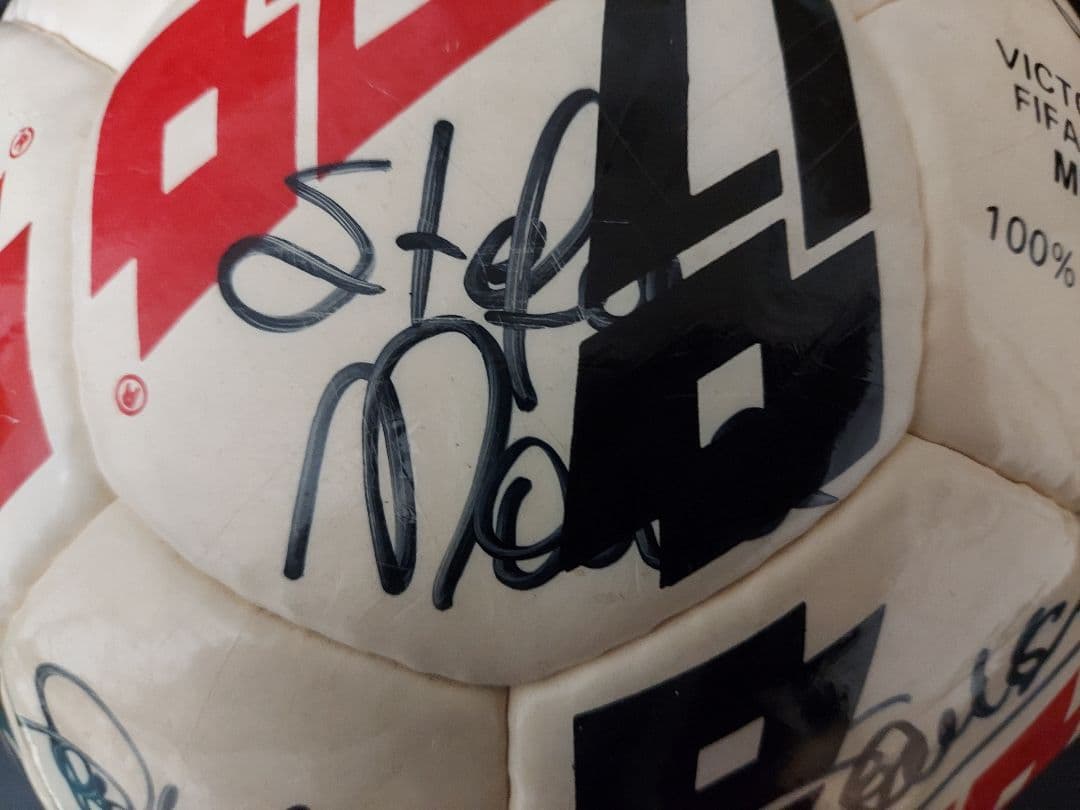 ★プレミアムボール『ACミラン/直筆寄書サインボール/約18人』コレクター保管品