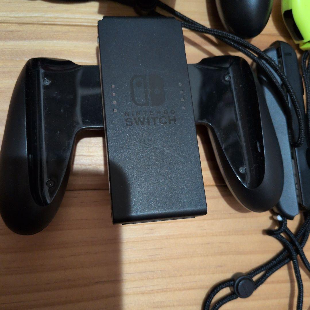 Nintendo Switch 本体および周辺機器ジョイコン付き