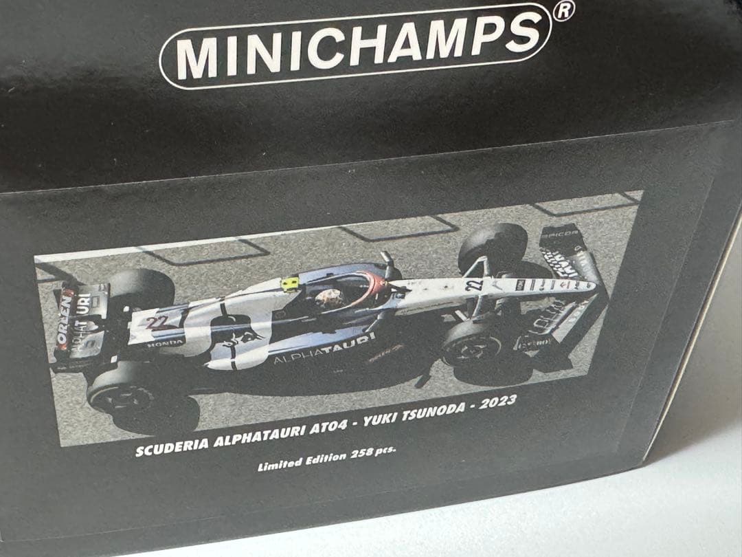 ミニチャンプス AT04 1/18 角田裕毅選手モデル