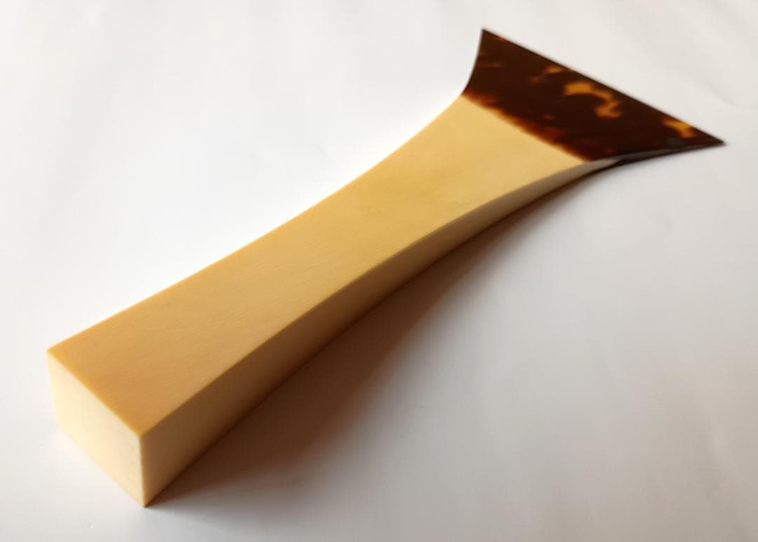 三味線　バチ　撥　べっこう　和楽器　美品（鼈甲の一部に虫食いあり）