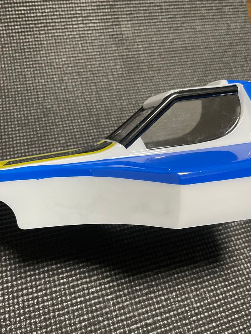 京商、ヨコモ用塗装済ボディ4台