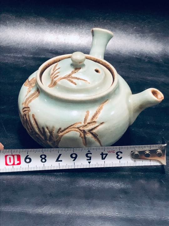 美しい古美術◼️蔵から超可愛らしい淡いブルーの小さな急須が出て来ました。茶道具