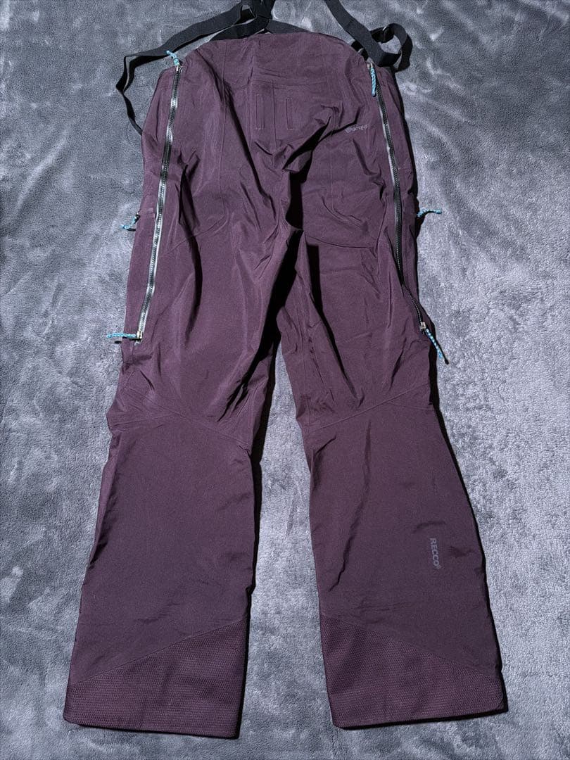 2023年 Patagonia Untracked GORE-TEX ビブ M