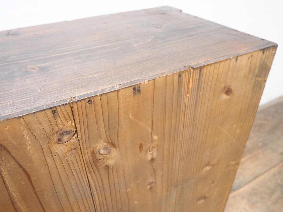 1156 アンティーク　波ガラスの飾り棚　食器棚　ガラスケース　古家具　レトロ