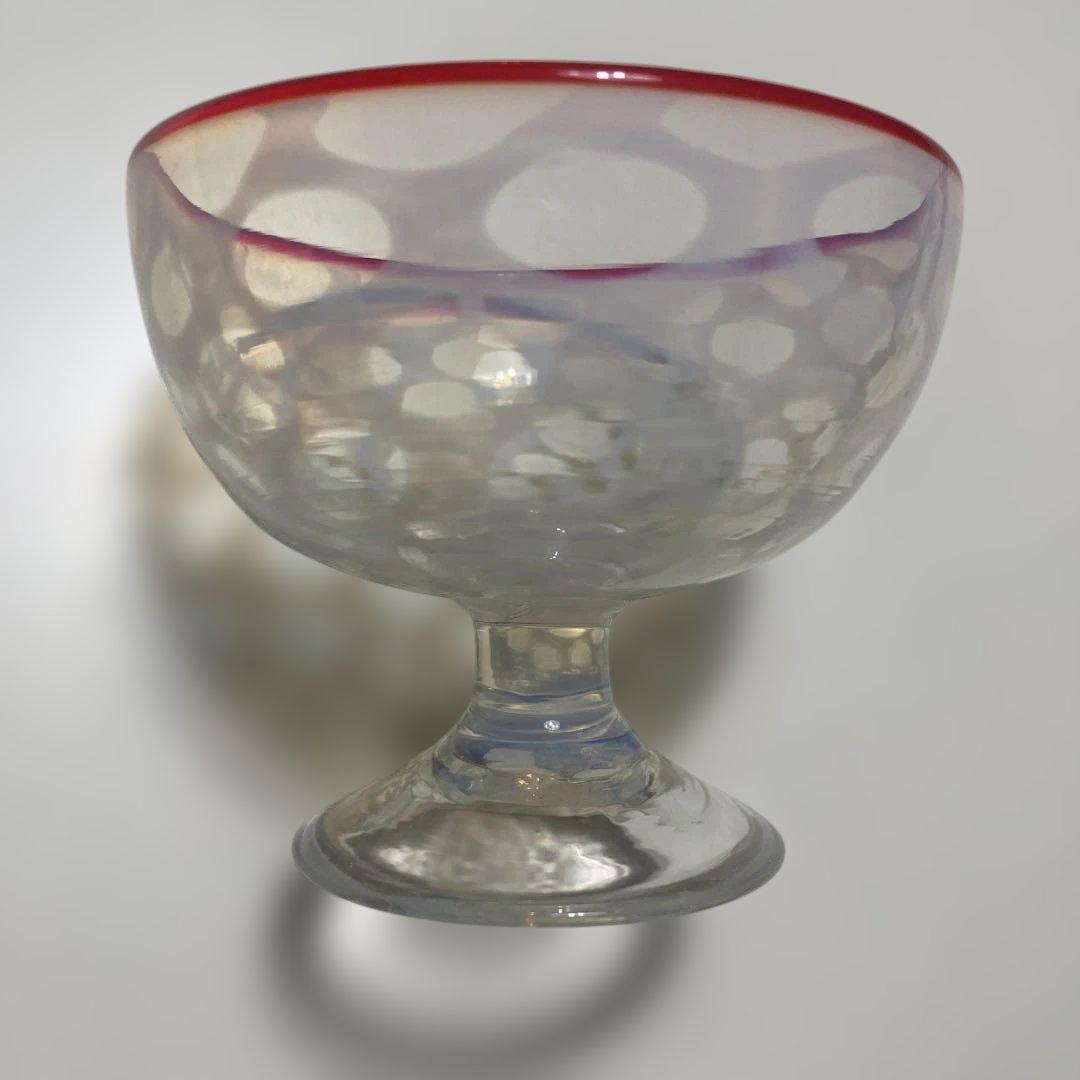 和ガラス　白被せ　水玉模様　高足　カップ　大正昭和初期　レトロモダン
