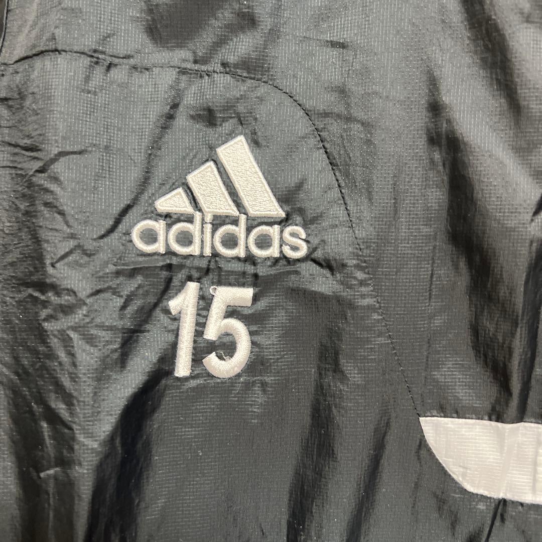 日体大　サッカー　ピステ上下