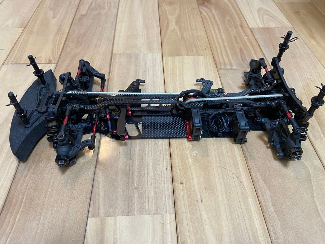 INFINITY IF14-2組立済シャーシ、スペアパーツ、説明書とボディー付き