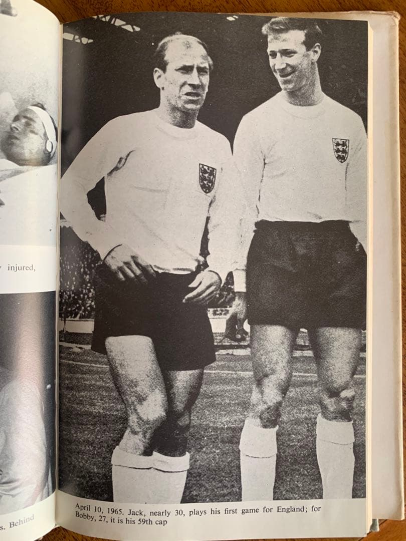 The Charlton Brothers 誕生から1970年メキシコWCまで