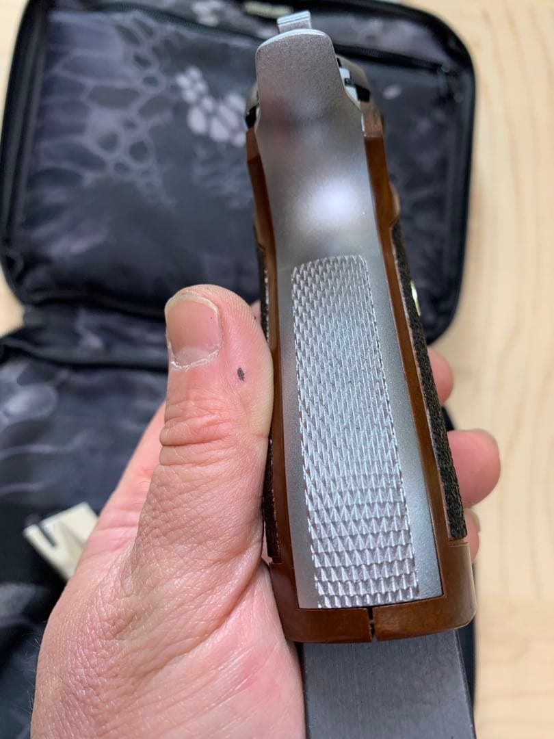 東京マルイ　サムライエッジ アルバート.W.モデル01風　マガジン2本ケース付き