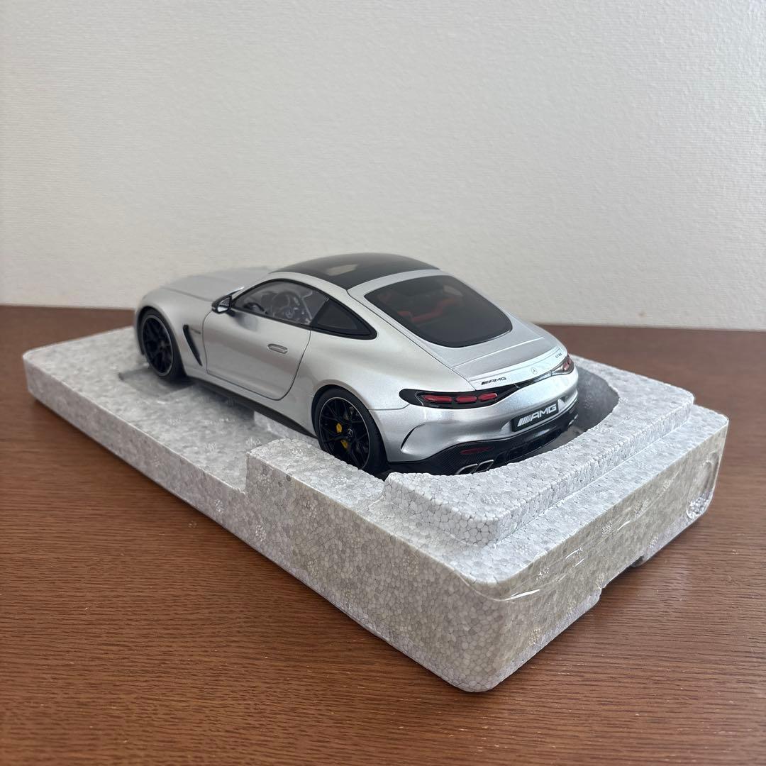 メルセデス　ベンツ　AMG GT 63 シルバー 1/18 ミニカー