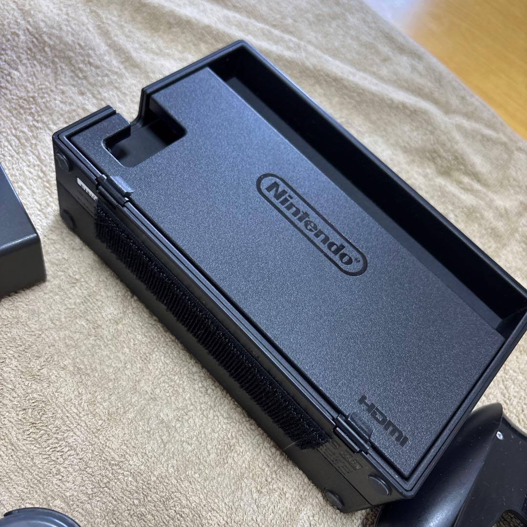 Nintendo Switch 本体 ブラック ピカチュウコントローラー