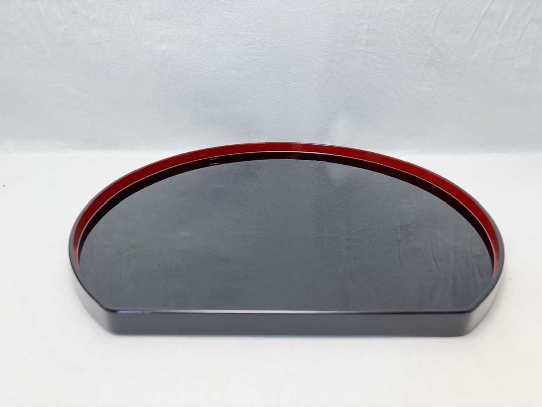 未使用 懐石道具 輪島塗 木製黒真塗 胴張膳 内縁朱塗 半月膳5客揃 会席膳共箱