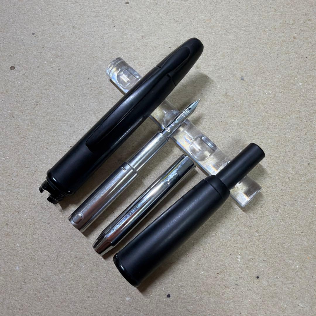 PILOT パイロット Capless キャップレス フルブラック 万年筆 F