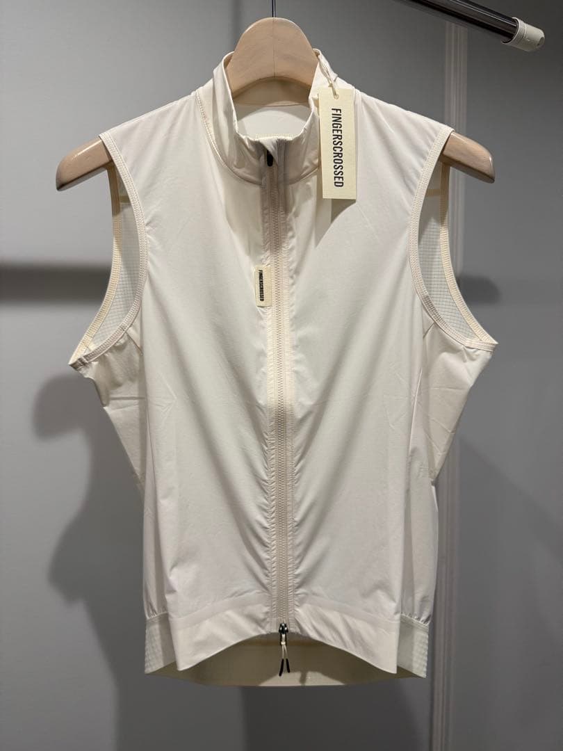 【新品】未使用品！FINGERS CROSSED ジレ ホワイト S 公式完売