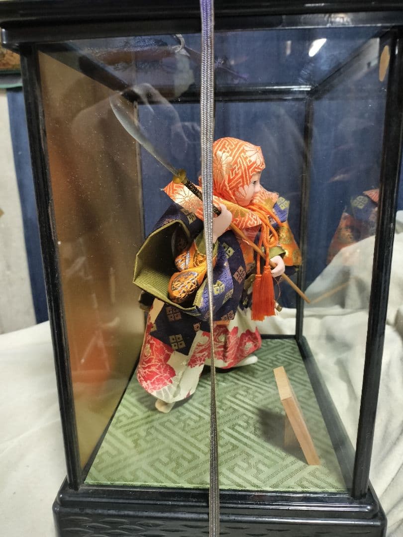 日本人形 　ガラスケース付き　橋弁慶 (最終価格)