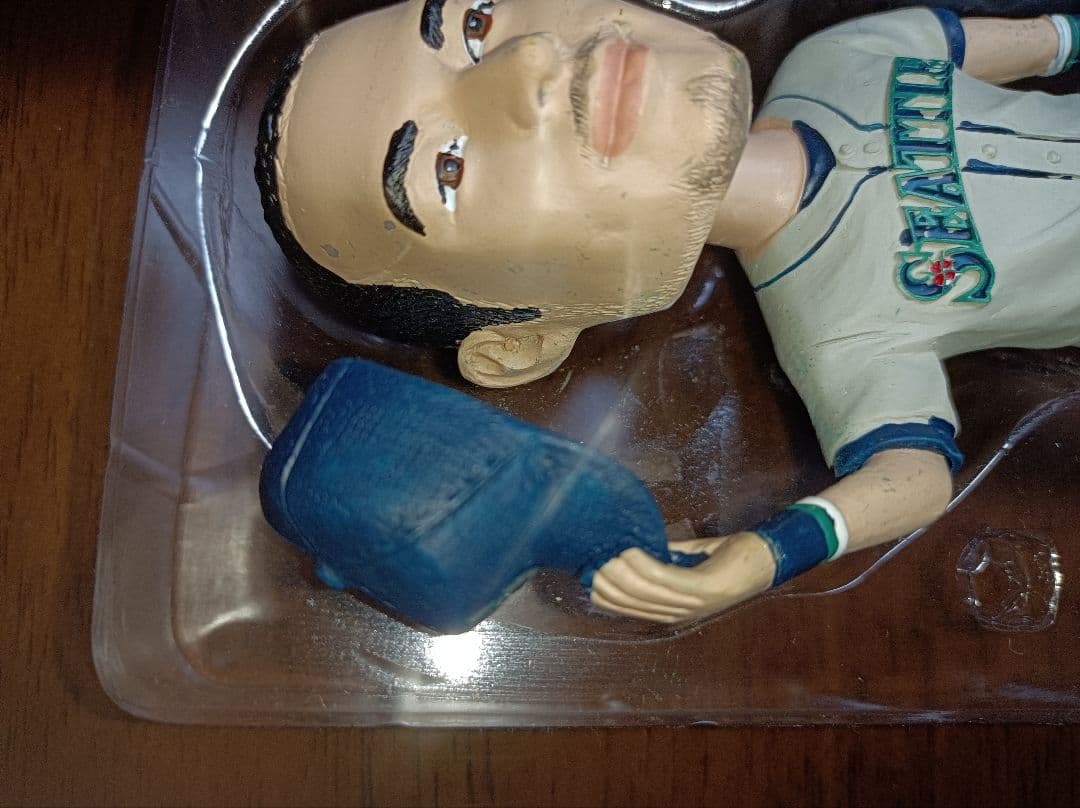 イチローさん、引退記念で配布されたボブルヘッド人形!