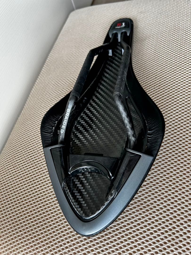 Fizik ARIONE R1フィジーク カーボンレール サドル チェレステ