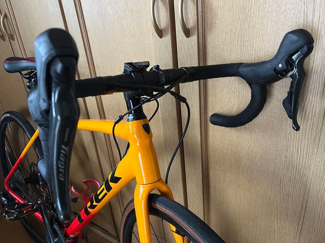 トレックエモンダALR4