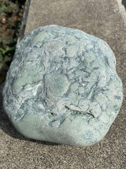 1884g 宮崎海岸　海石　翡翠　原石　糸魚川　翡翠