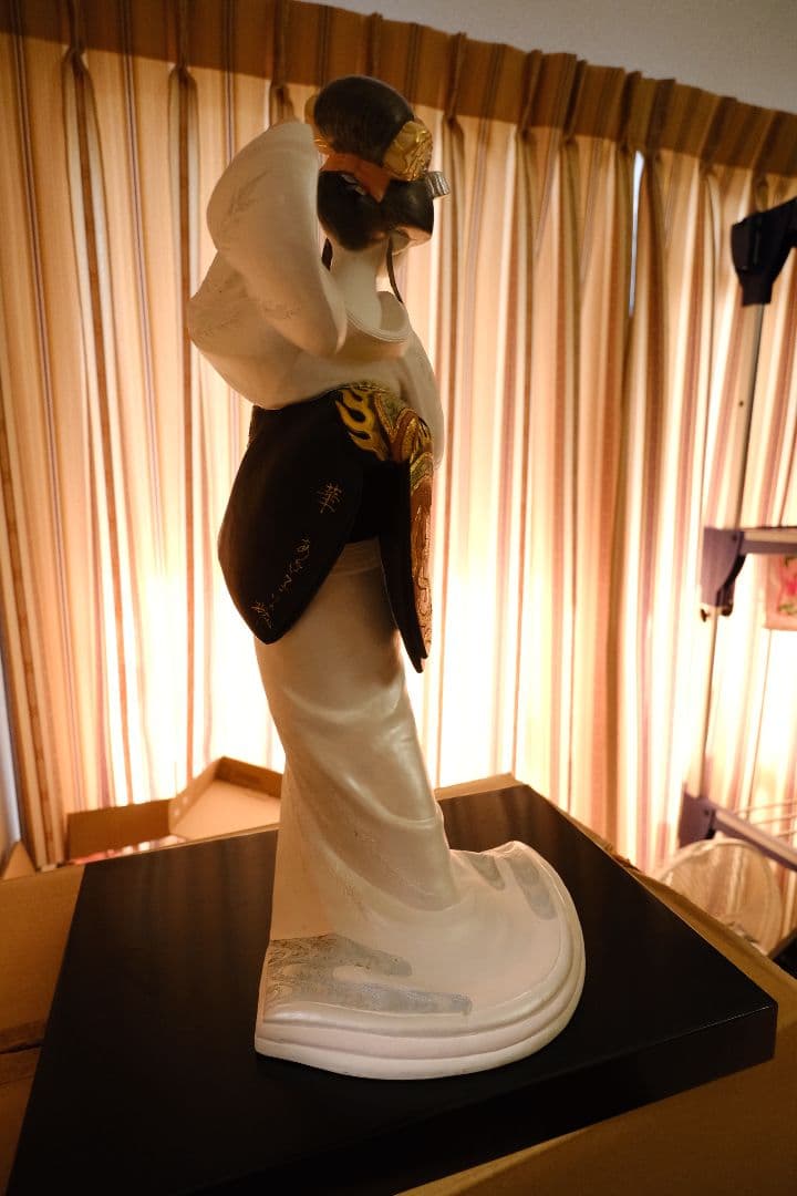 博多人形「あき子作」華 高さ約44cm 台座・木札付き（白地金彩）