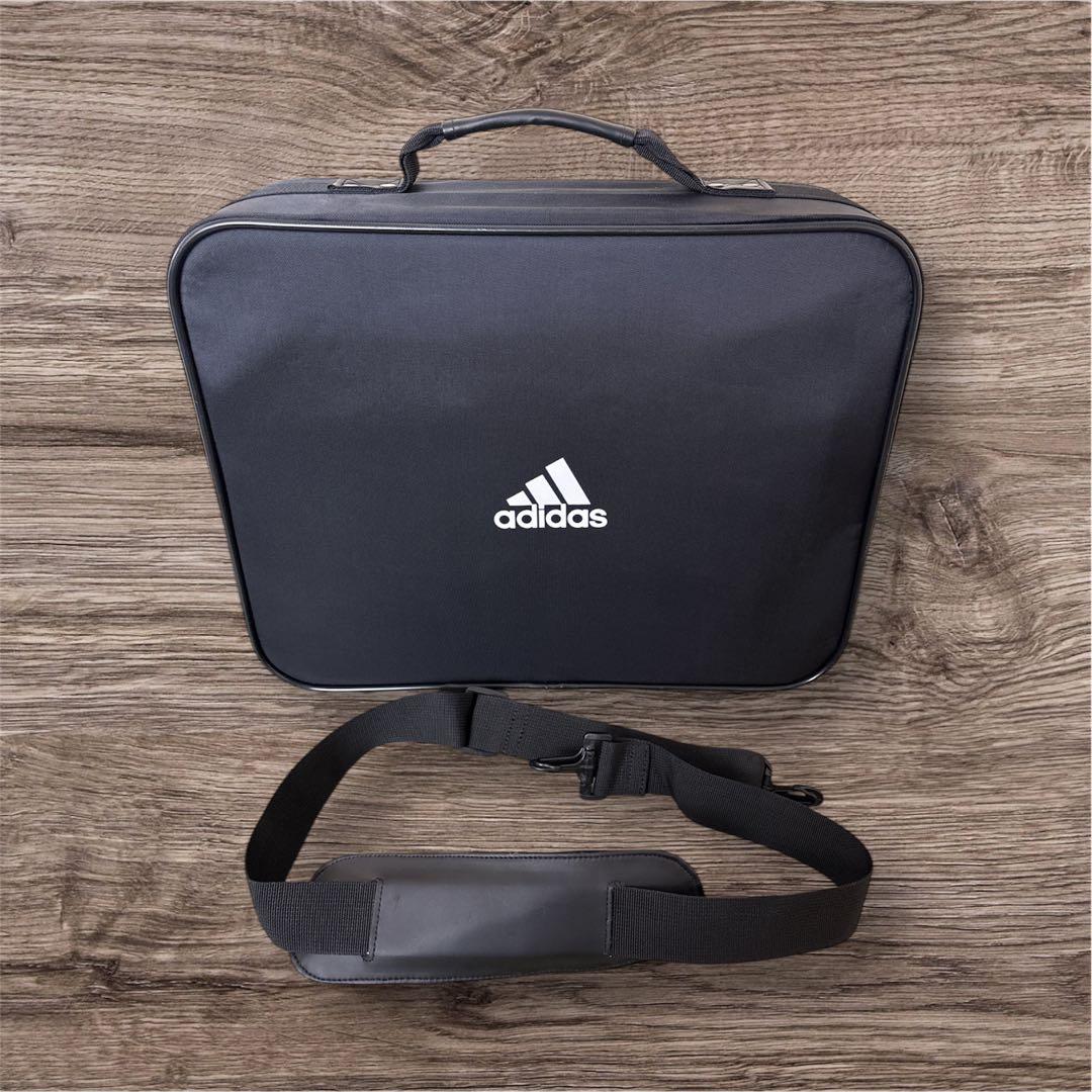 アディダス　FBメディカルケース