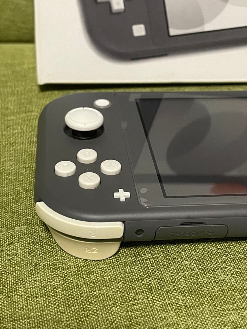 Nintendo Switch Lite グレー 本体と白い保護ケース