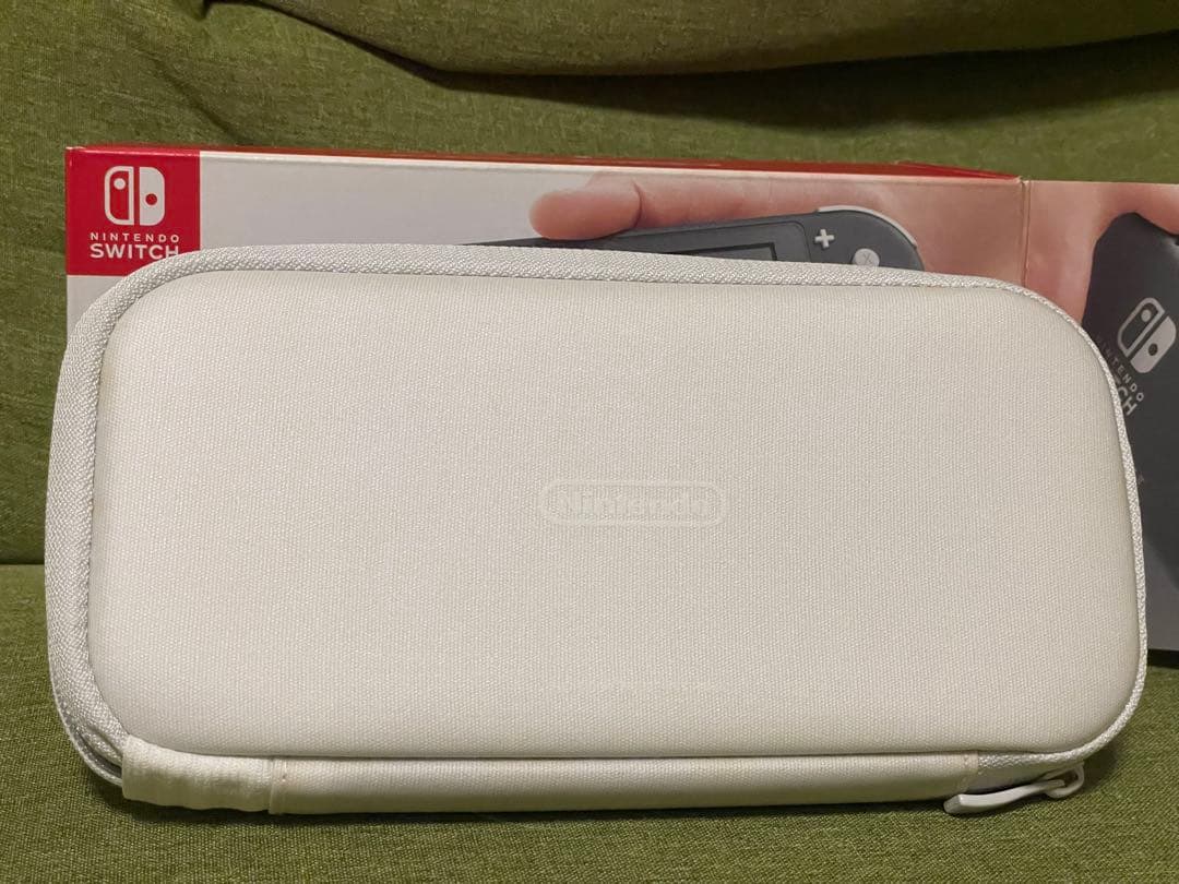 Nintendo Switch Lite グレー 本体と白い保護ケース