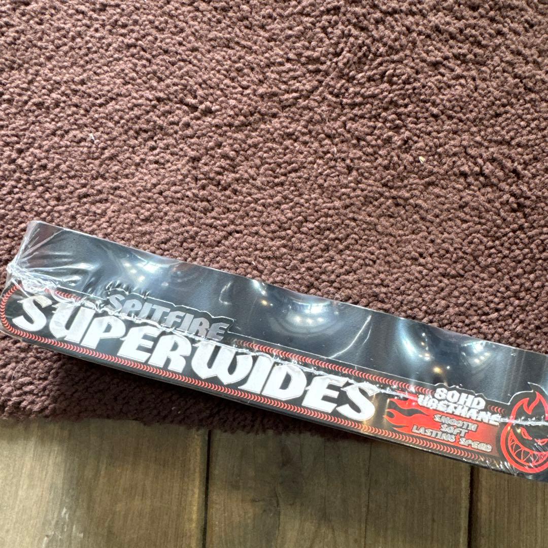 Spitfireスーパーワイド 62mm80Dスケボーウィール定価10,450