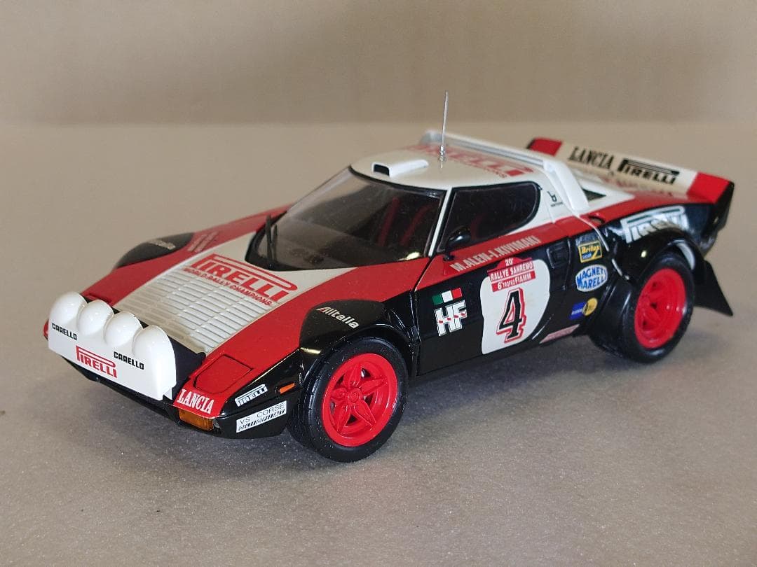 クリスマス値下げ! 1/18 京商 ランチア ストラトス ピレリ75Yサンレモ