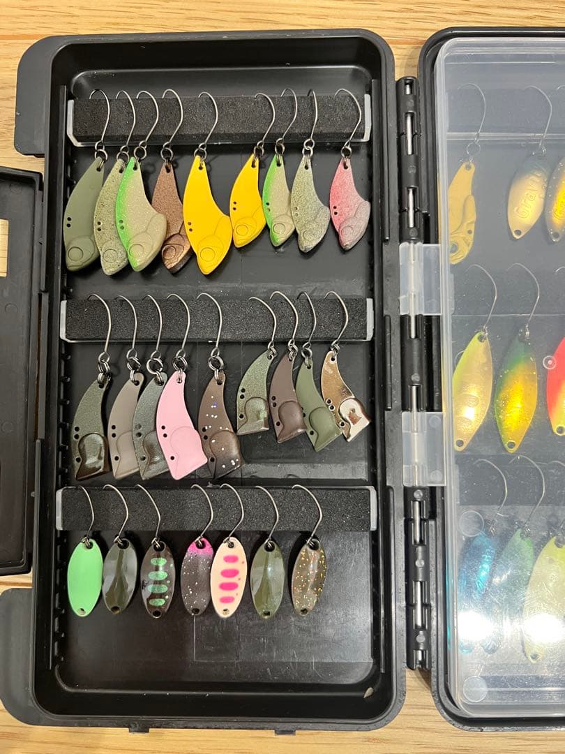 引退【まとめ売り】スプーン・メタル系　全部で218枚　管釣り　ケースとおまけ付き