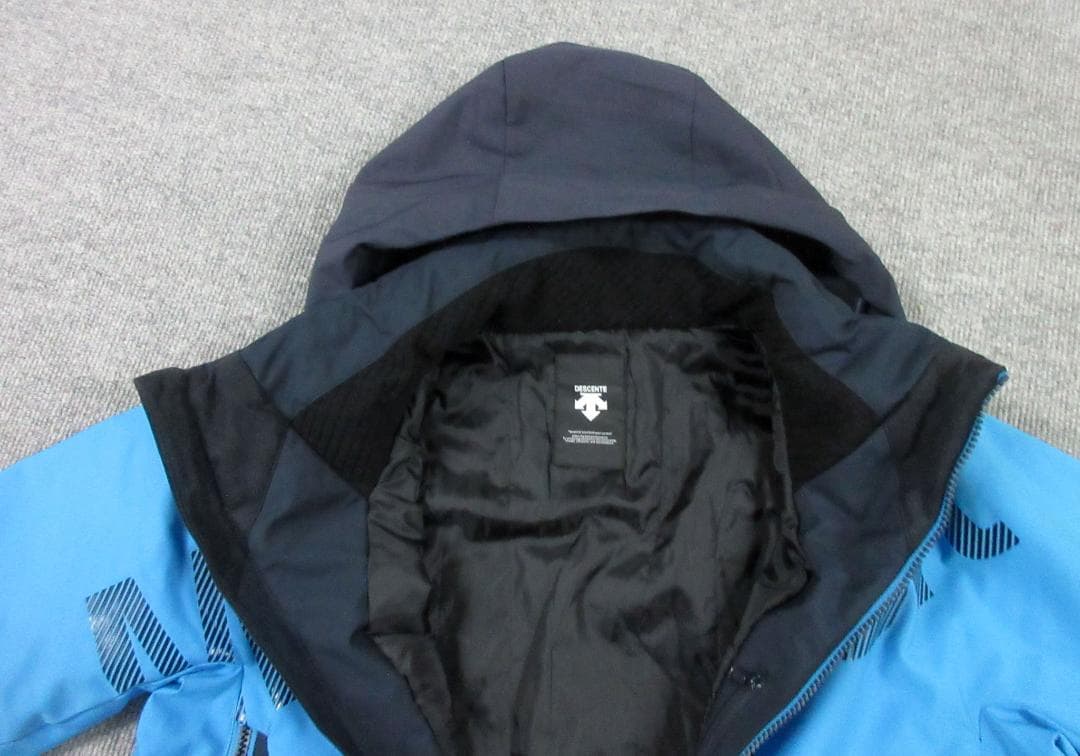 デサント　Lサイズ　スキーウェア　上下セット