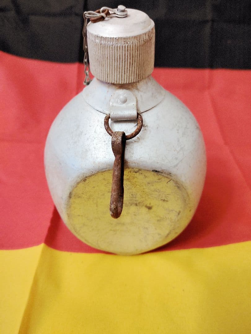 ドイツ軍　第二次世界大戦 アルミ製卵型ボトル キャンティーン