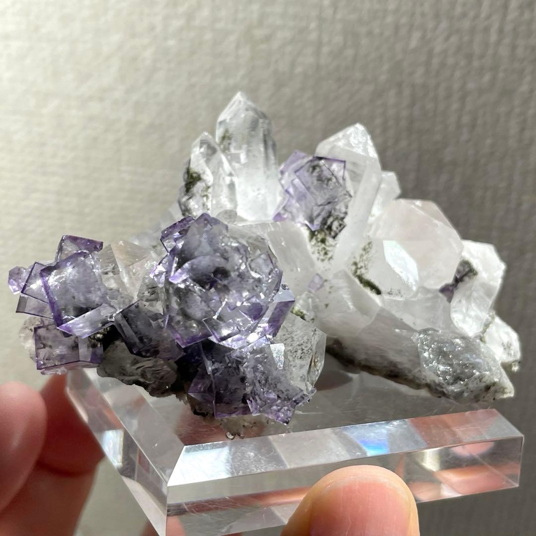 ヤオガンシャン産 フローライト/水晶 鉱物標本