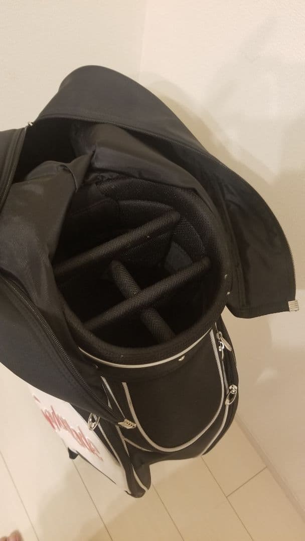 TaylorMade キャディバッグ 黒/白/赤 ゴルフボール　ボール入れセット