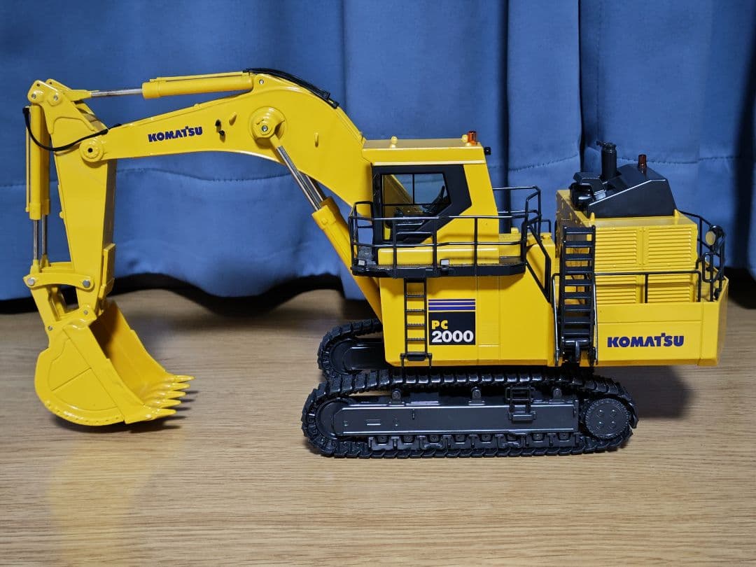 コマツ建機 KOMATSU 1/50 PC2000-8 ダイキャストモデル
