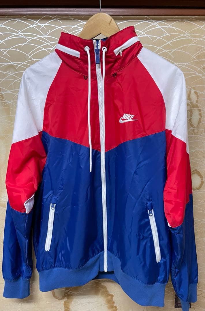 美品　NIKE　ナイロンジャケット 伊澤彩織 まひろ ベイビーわるきゅーれ L