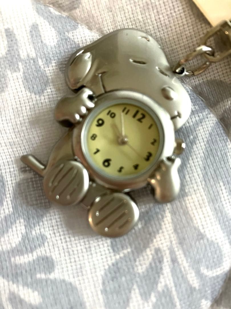 スヌーピー シルバーキーホルダーアナログ時計　電池式