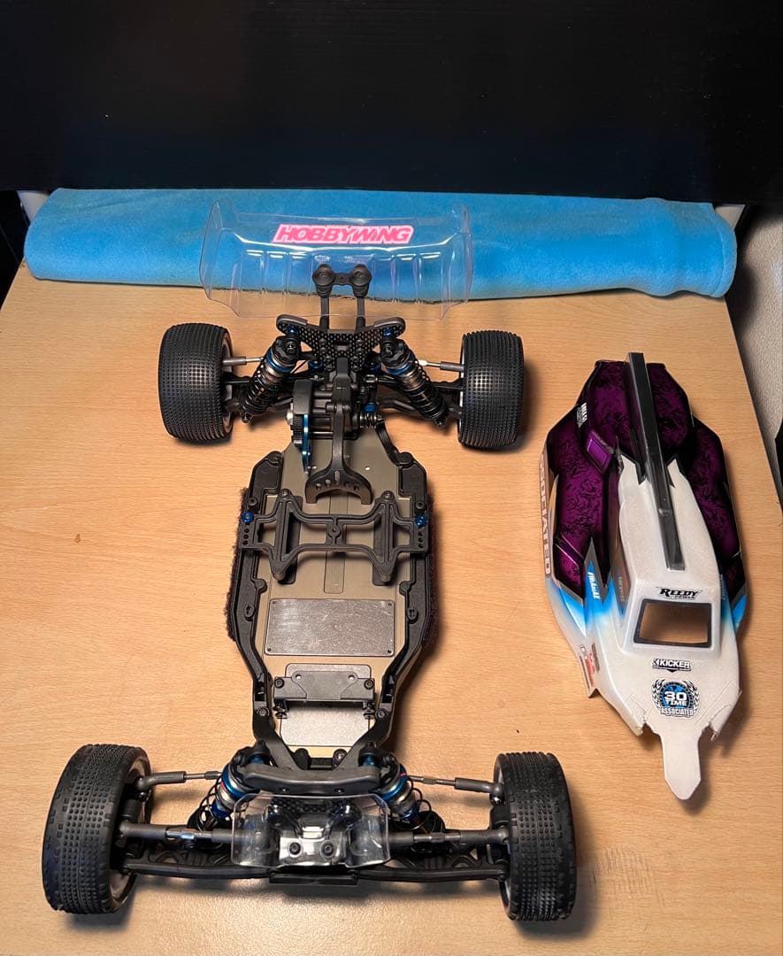 ホビーラジコン Associated B6.4 2WD Buggy
