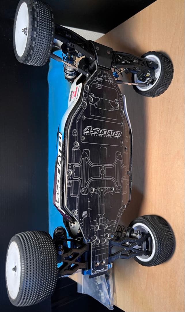 ホビーラジコン Associated B6.4 2WD Buggy
