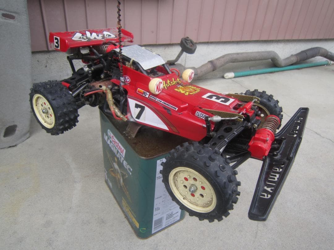 値下げ　ぺちゃんこなラジコンカー　　４WD　早い者勝ち