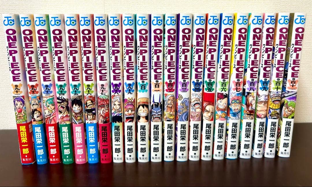 【美品】ONE PIECE全巻 1〜111巻＋特典４点　送料込み　ワンピース