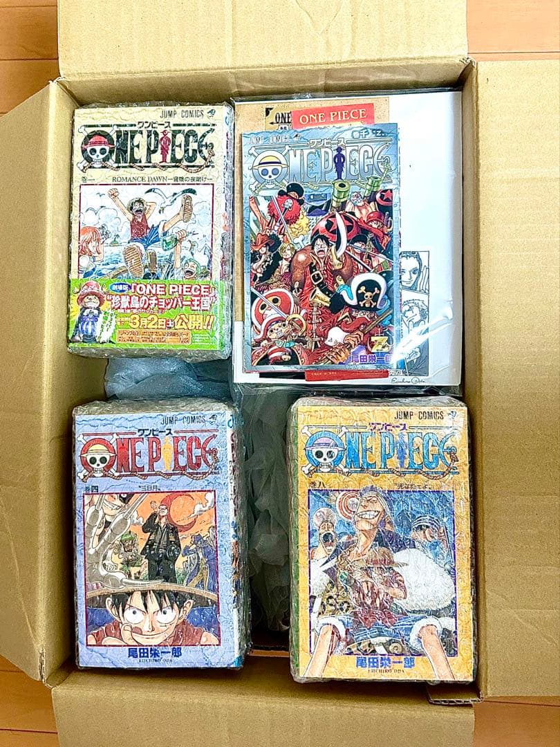 【美品】ONE PIECE全巻 1〜111巻＋特典４点　送料込み　ワンピース