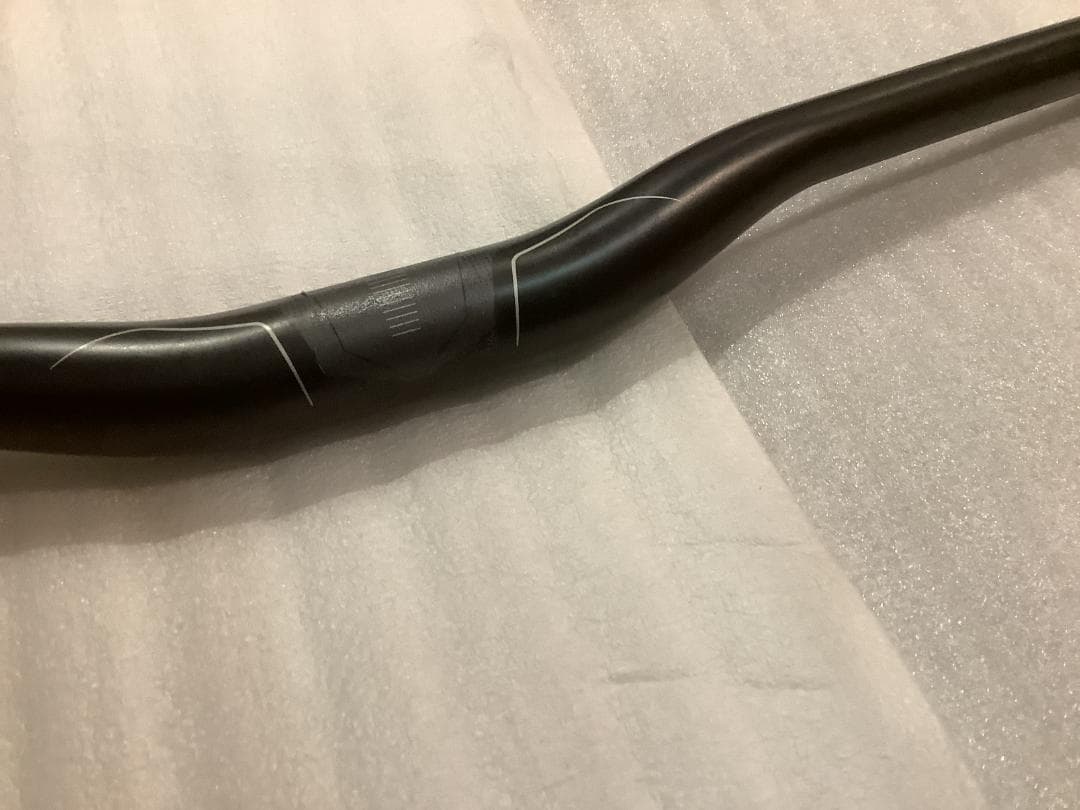 GIANT Contact SLR カーボンハンドルバー（750mmカット済）