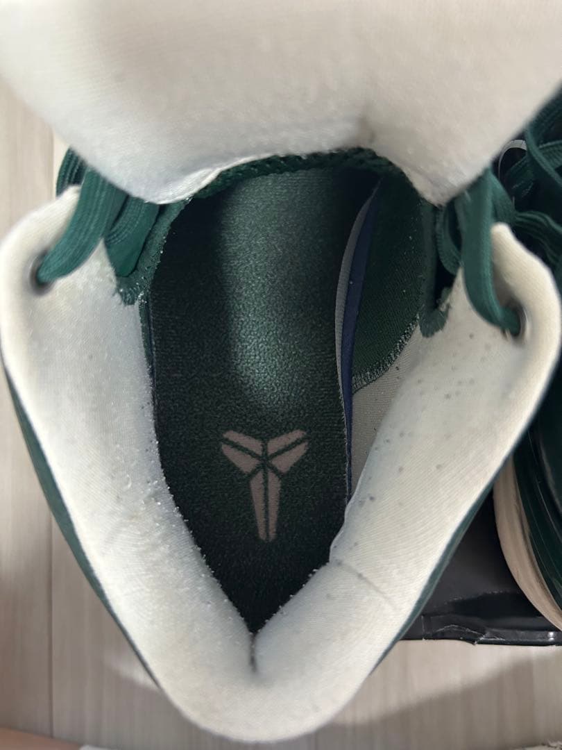 UNDEFEATED × Nike Kobe 4 Protro